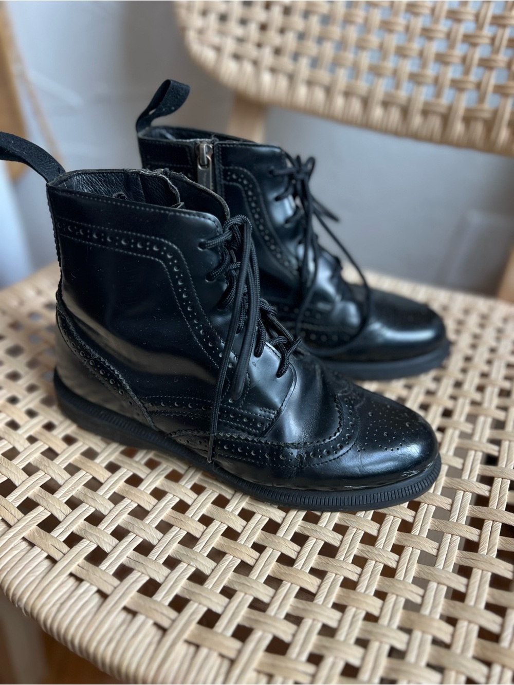 Dr. Martens Black Brogue Wingtip Ankle Boots Side Zip US 7 EU 38 - Picture 3 of 11
